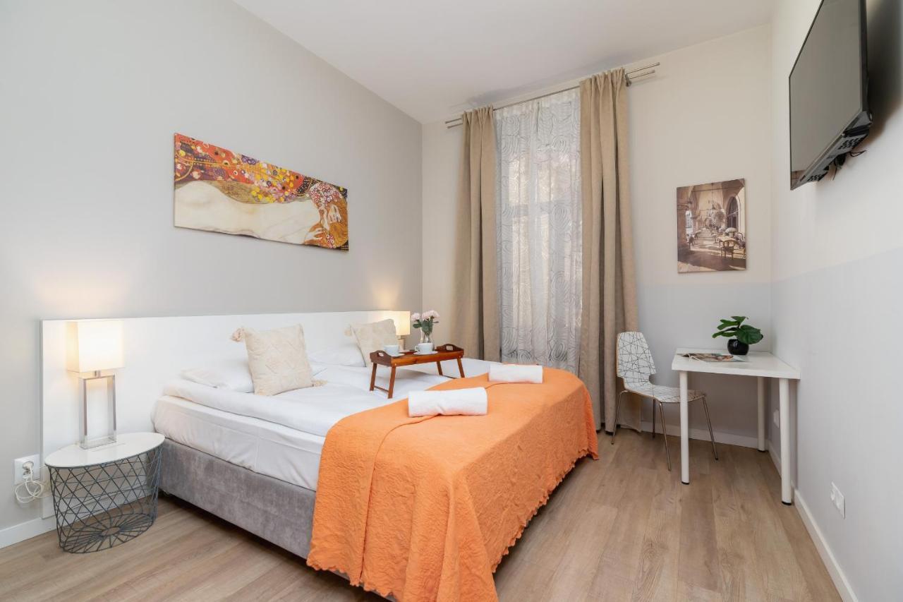 Central Planty Park Apartment Lobzowska By Noclegi Renters Krakkó Kültér fotó