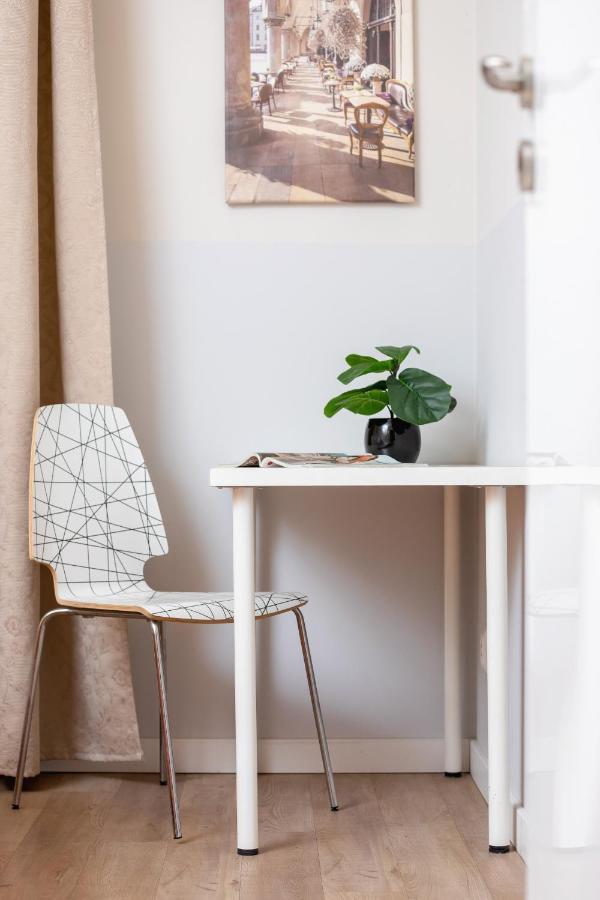 Central Planty Park Apartment Lobzowska By Noclegi Renters Krakkó Kültér fotó