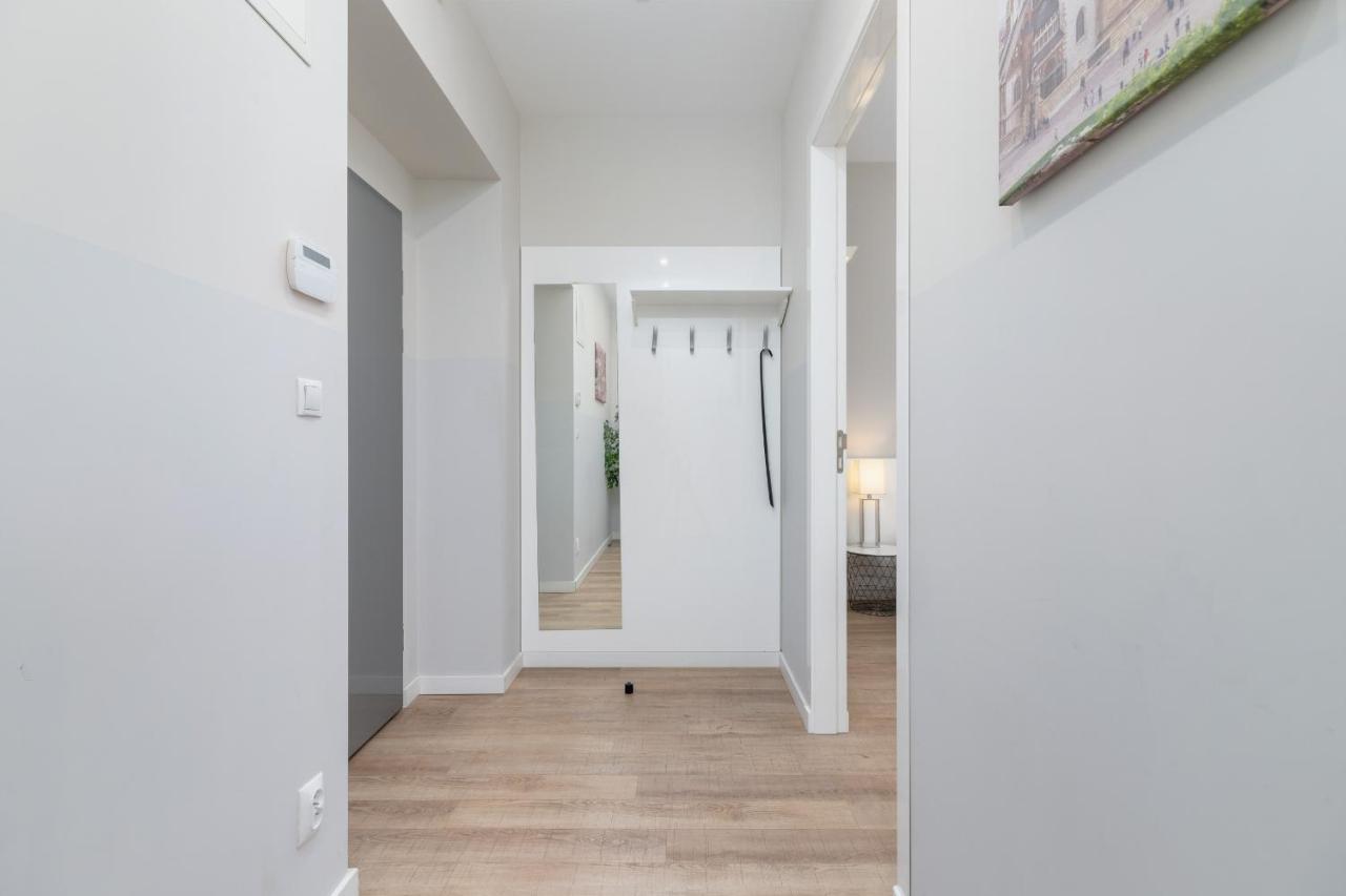 Central Planty Park Apartment Lobzowska By Noclegi Renters Krakkó Kültér fotó