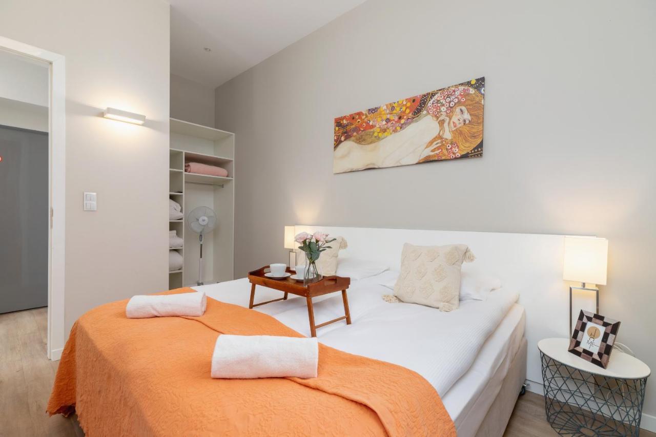 Central Planty Park Apartment Lobzowska By Noclegi Renters Krakkó Kültér fotó
